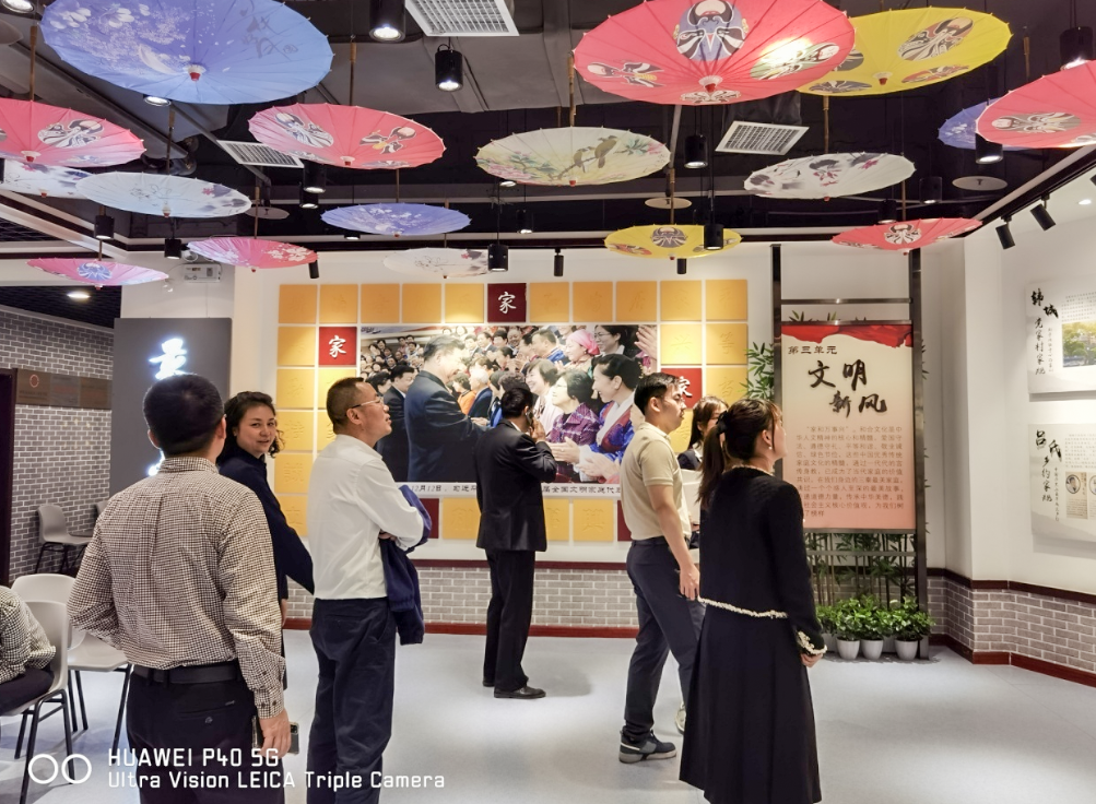 公司固定收益部黨支部、投行業(yè)務(wù)部黨支部、綜合事務(wù)部與金融（產(chǎn)業(yè)）基地保障黨支部開(kāi)展聯(lián)合黨日活動(dòng)
